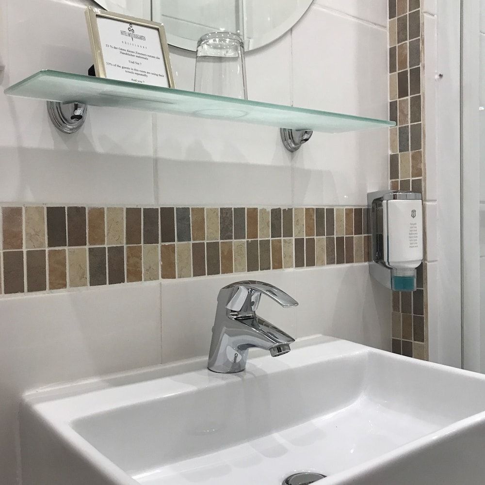 Hotel Am Volksgarten Basic Twin Room, 1 Bedroom (Medium/French Bed) 5