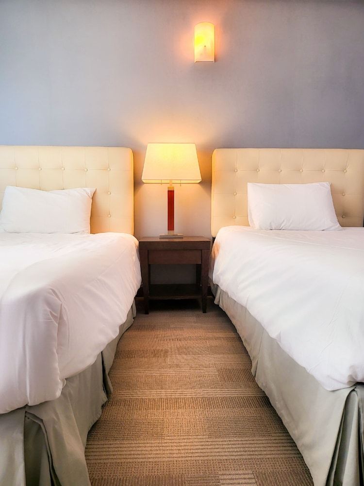 EQ Stay Hotel Deluxe Twin Room