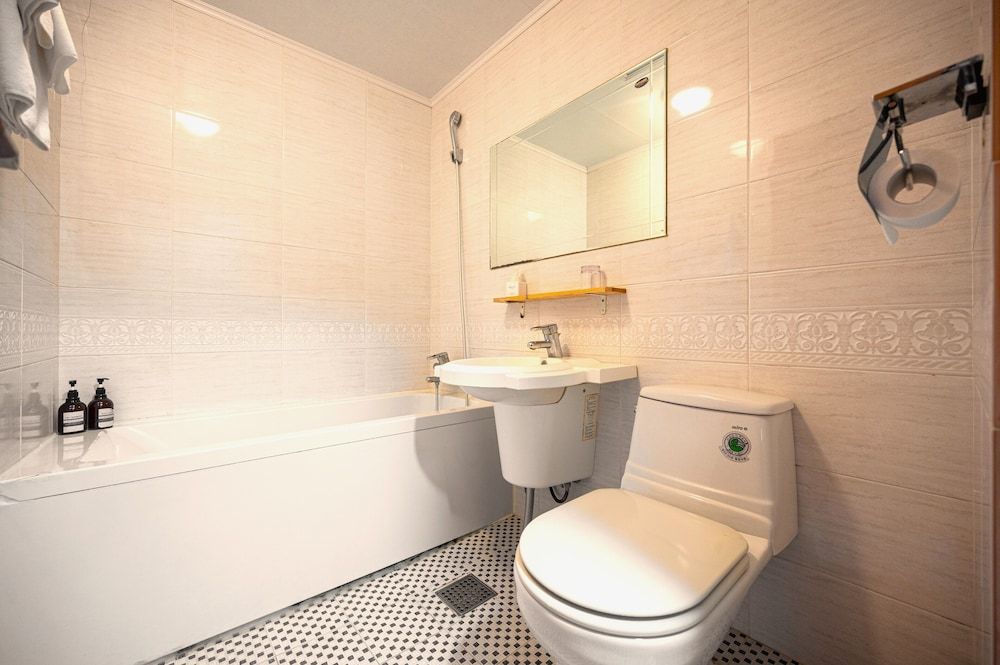 undefined EQ Stay Hotel 7