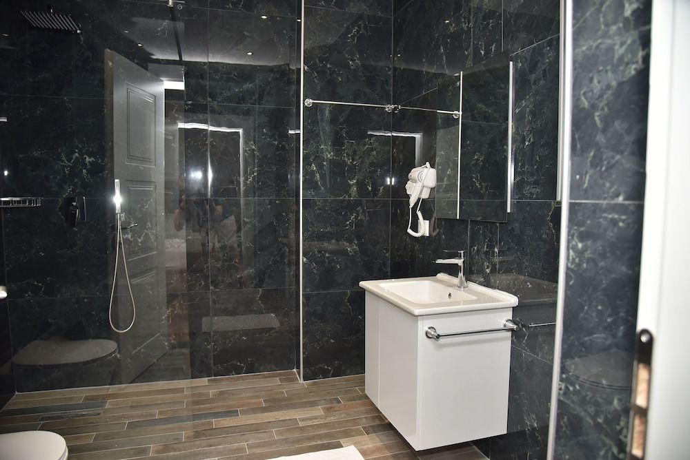 Hotel Lubjana Standard Double Room, 1 Queen Bed, Balcony, Sea View 4