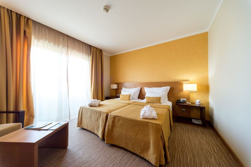 Hotel Lusitania Standard Twin Room 4