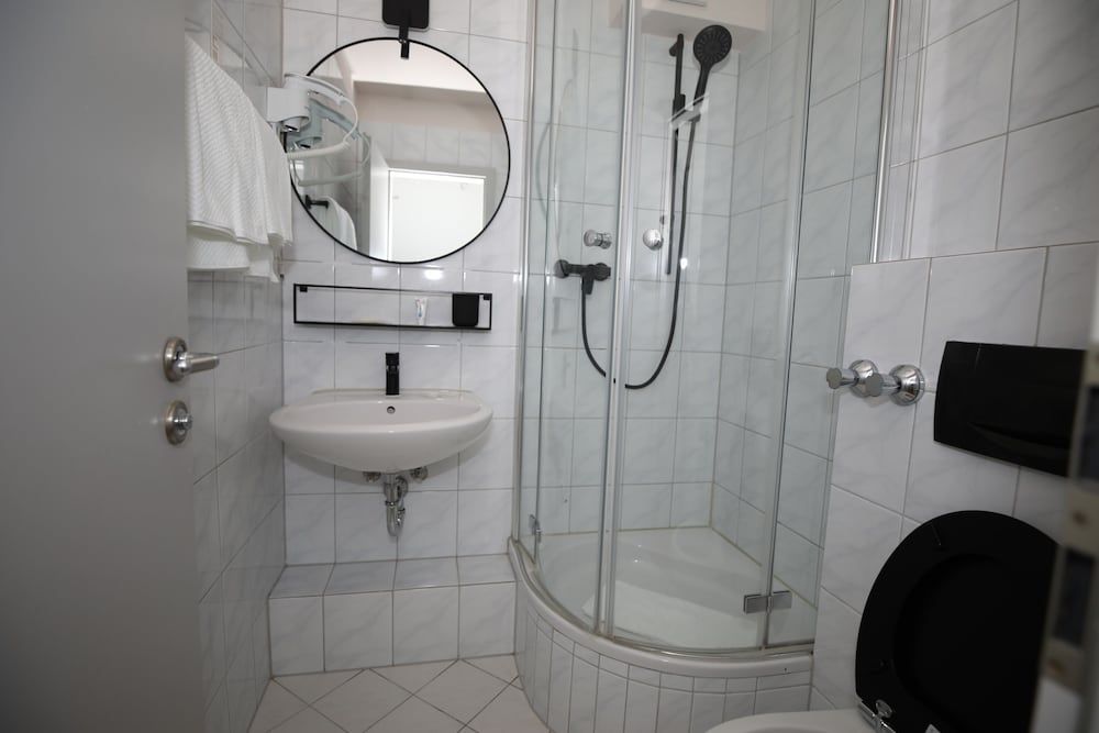 TM Hotel Düsseldorf Deluxe Room, 1 Bedroom 8