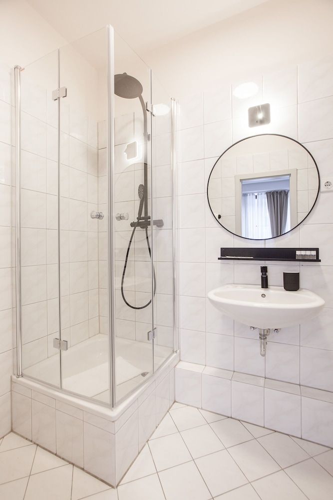 TM Hotel Düsseldorf Deluxe Room, 1 Bedroom 7