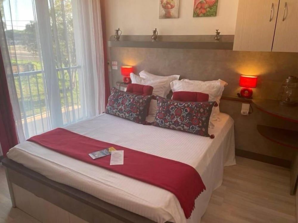 Le Mediterranée Classic Double Room, 1 Double Bed 3
