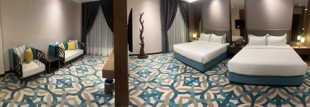 undefined CHRISTEE SUITES HOTEL