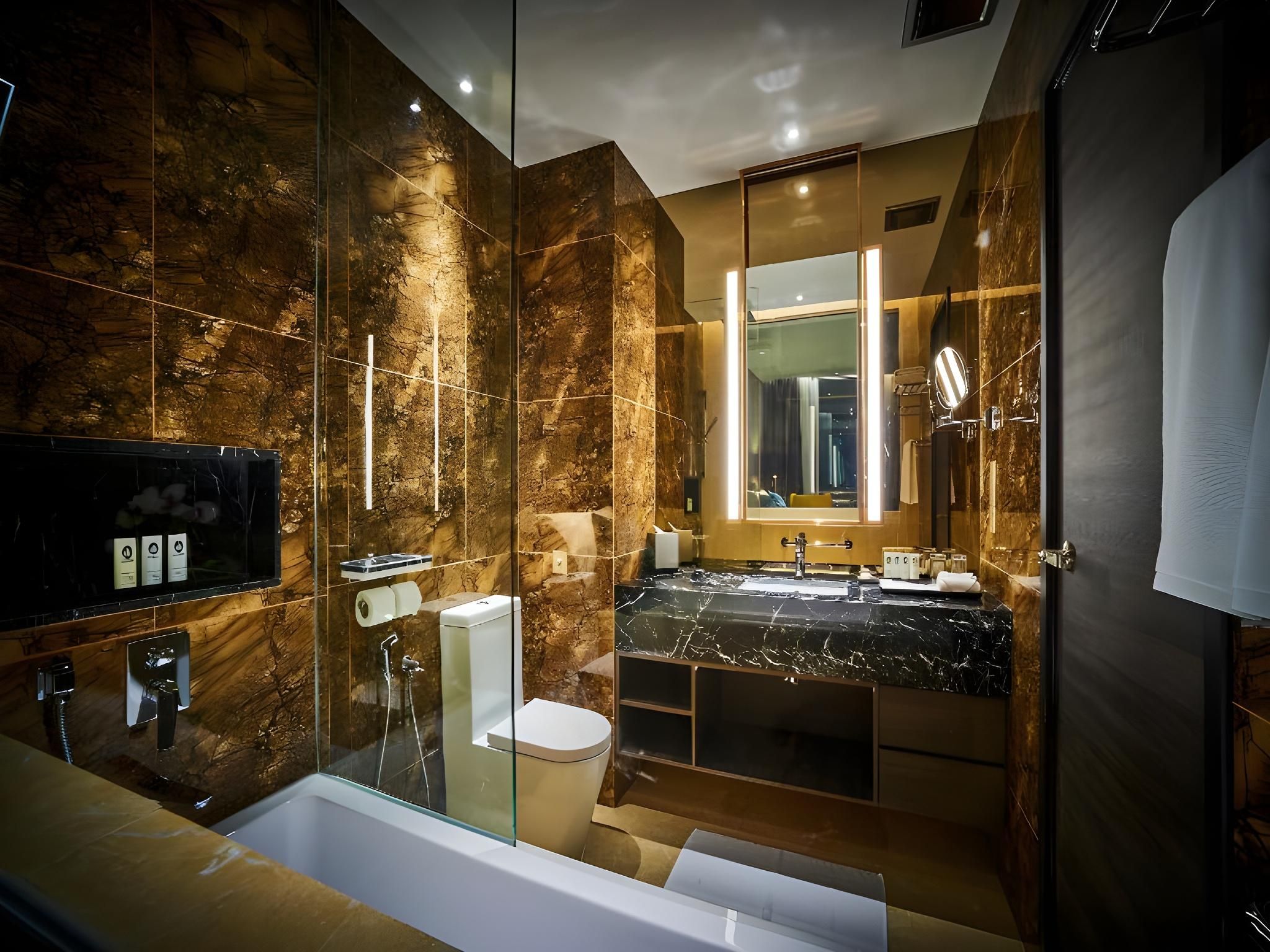 Ames Hotel Deluxe King 3