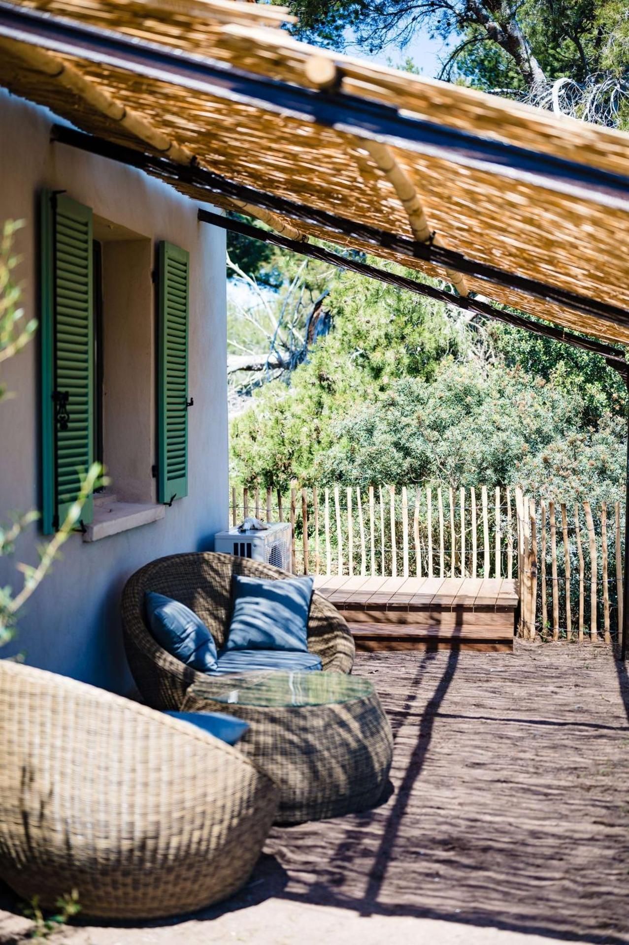 Le Hameau des Pesquiers Ecolodge & Spa, Curio Collection by Hilton Family King Suite with Two Hot Tubs 2