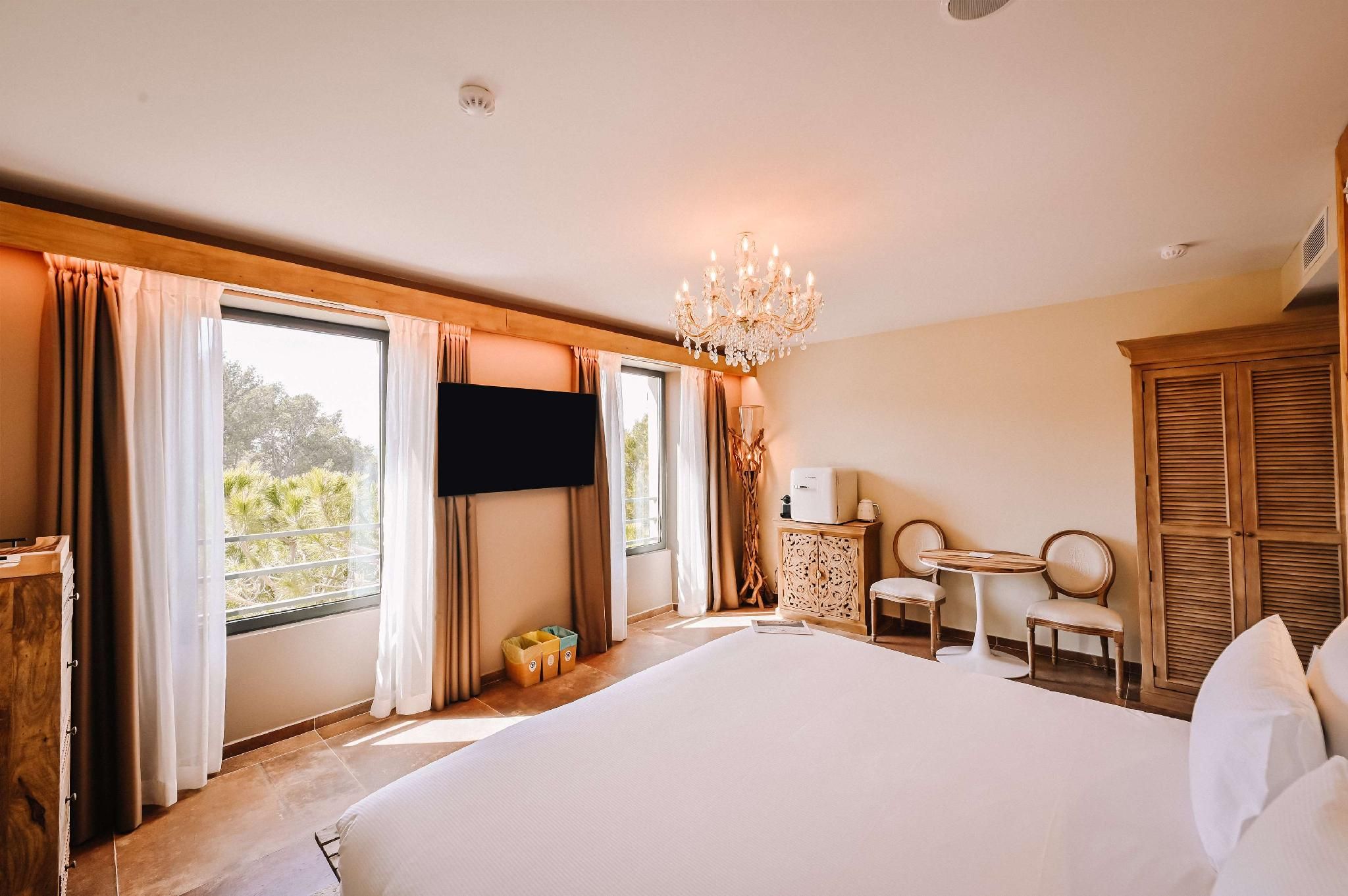 KING ACCESSIBLE HAMEAU ROOM