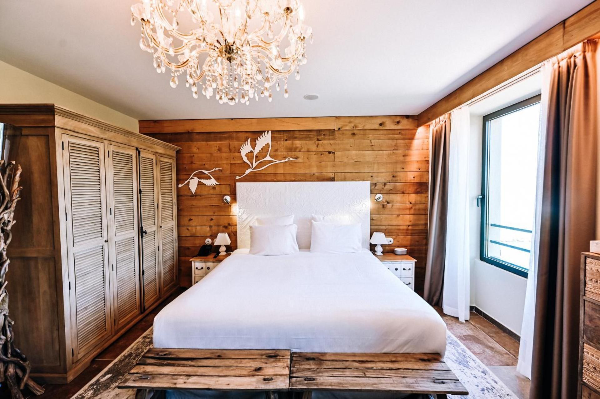 KING ACCESSIBLE HAMEAU ROOM