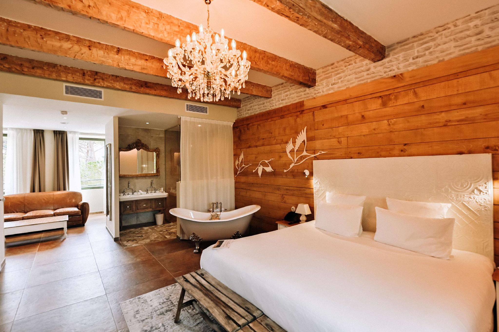 king hameau junior suite with sofa bed