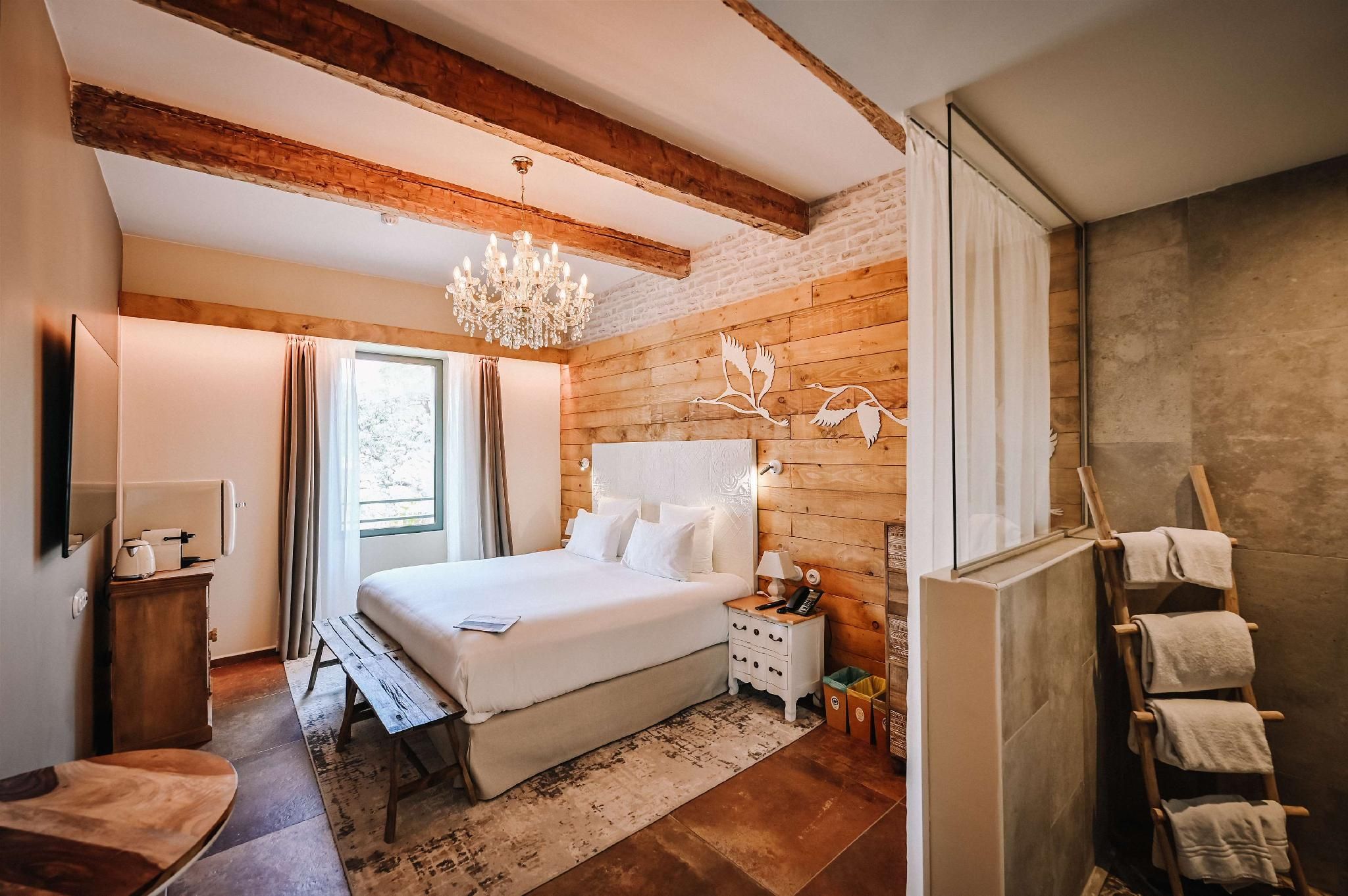 KING HAMEAU ROOM