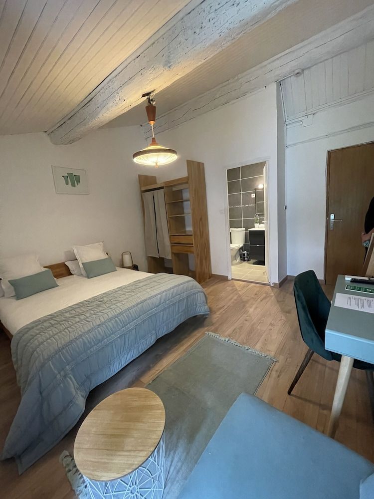 Hôtel le Galambre Superior Triple Room