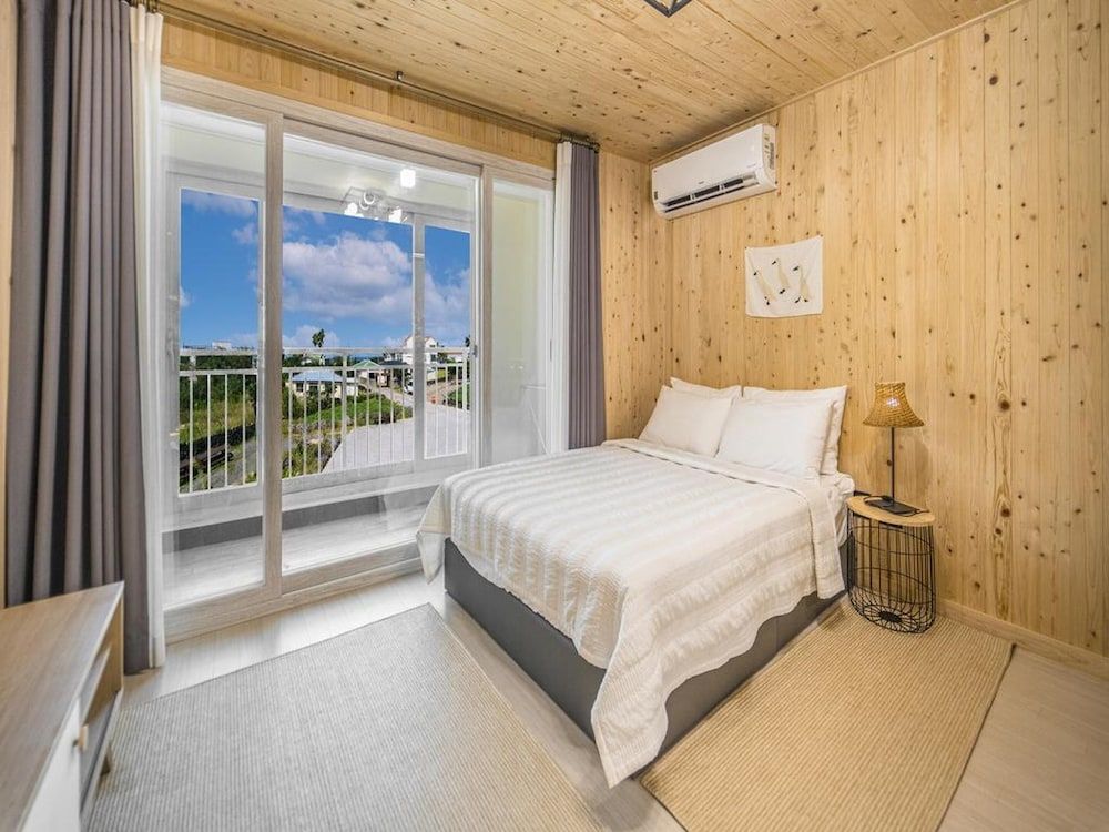 undefined Jeju Timberhouse Pension 9