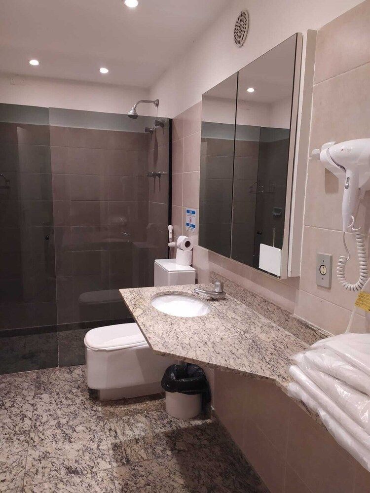 Hotel Dublin Family Room 9