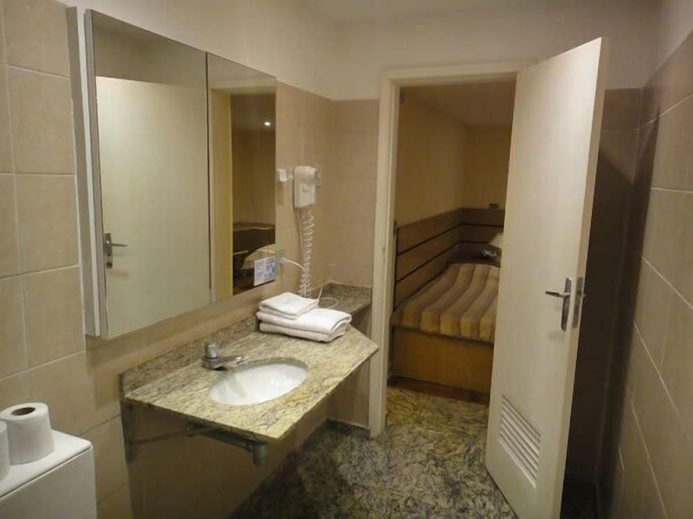 Hotel Dublin Family Room 7