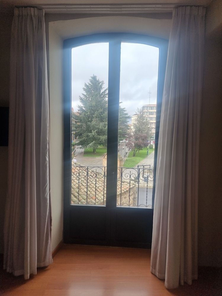 ELE Mirador de Santa Ana Double Room, City View 5