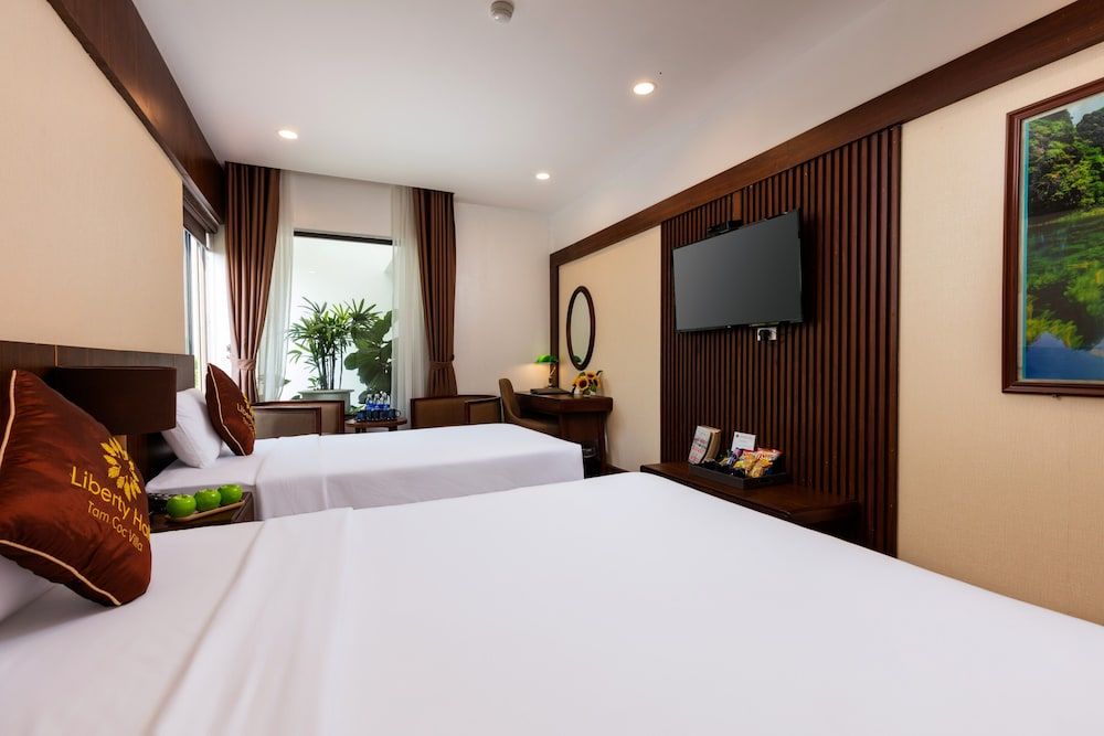 Liberty Hall Tam Coc Hotel & Villa Deluxe Triple Room