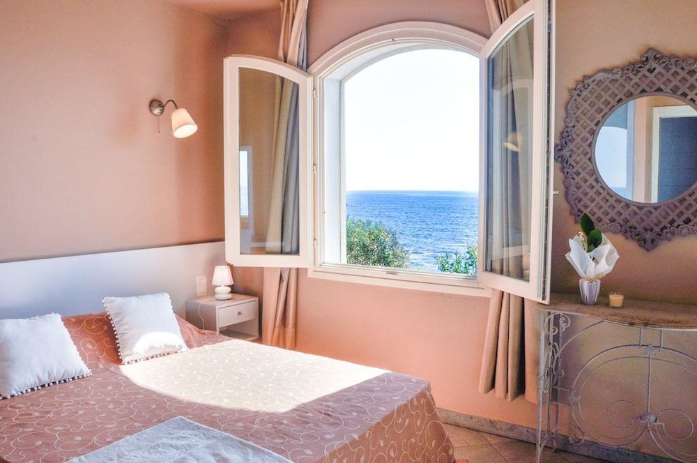 Family Room, Sea View