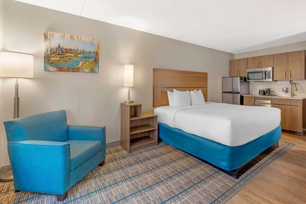 MainStay Suites Oak Brook Terrace-Chicago Suite, 1 King Bed, Non Smoking (Efficiency) 3