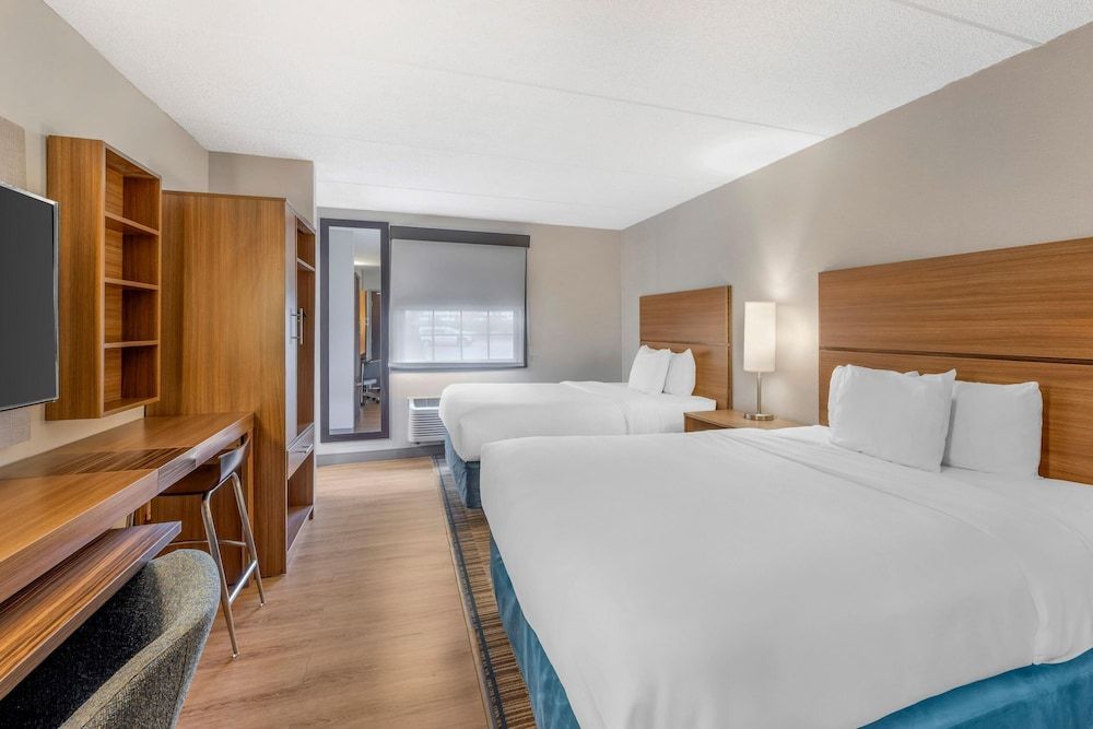MainStay Suites Oak Brook Terrace-Chicago Suite, 2 Queen Beds, Non Smoking (Efficiency) 2