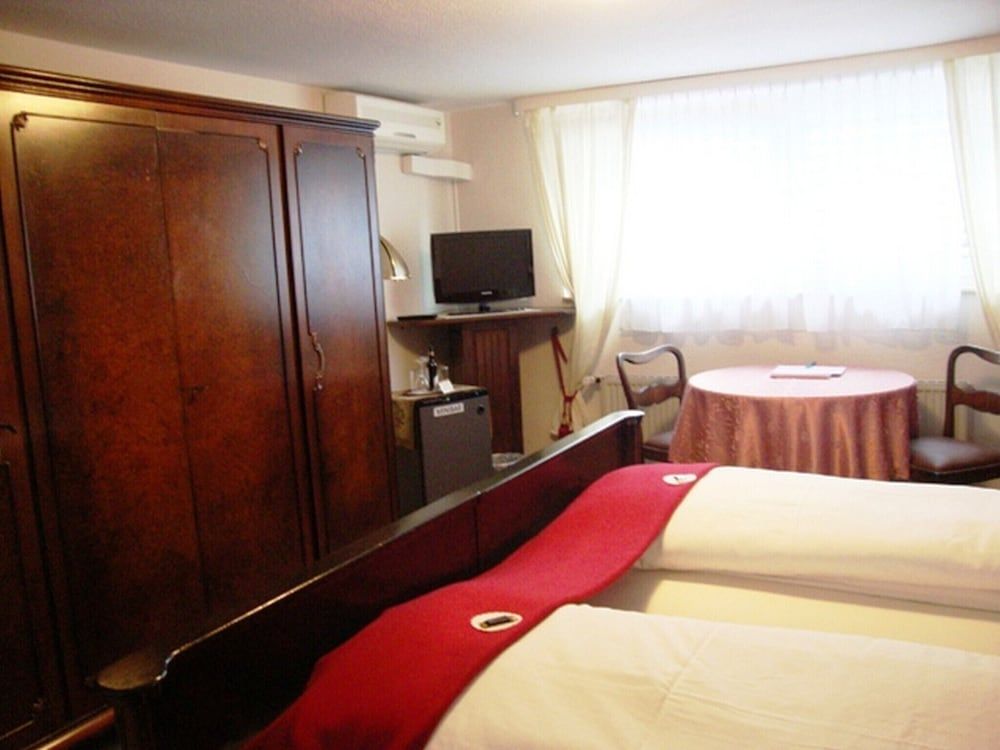 Haus Mooren Hotel Garni Economy Double Room, Private Bathroom (im Untergeschoss ) 3