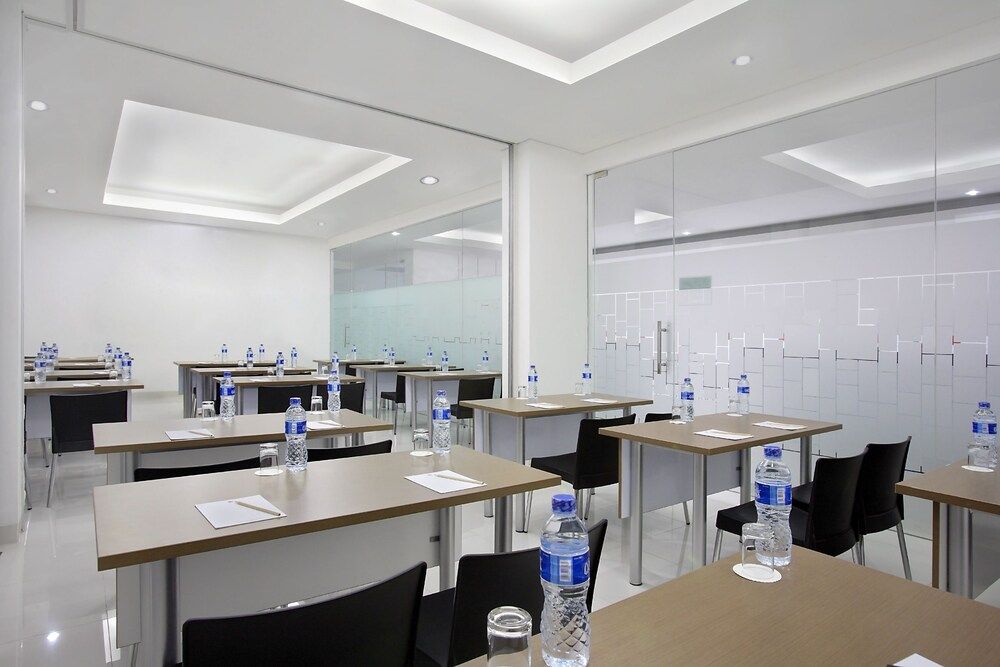 undefined Amaris Hotel Juanda 8