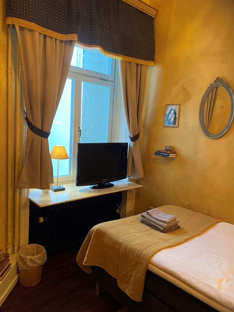 Strand Hotell Classic Single Room 4