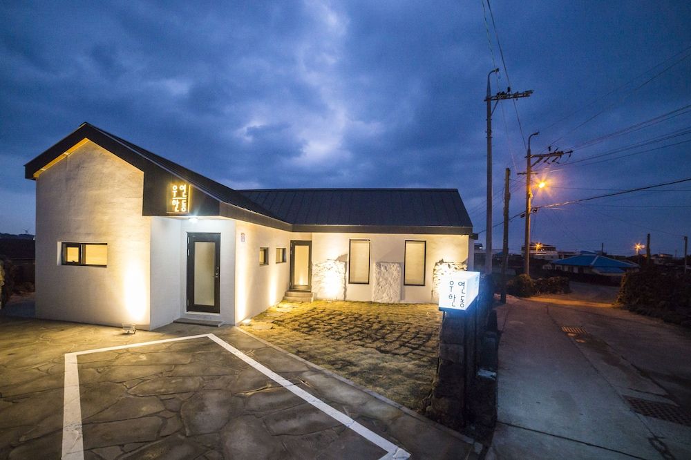 undefined Wooyeon Handong Jeju Private Rental House 7