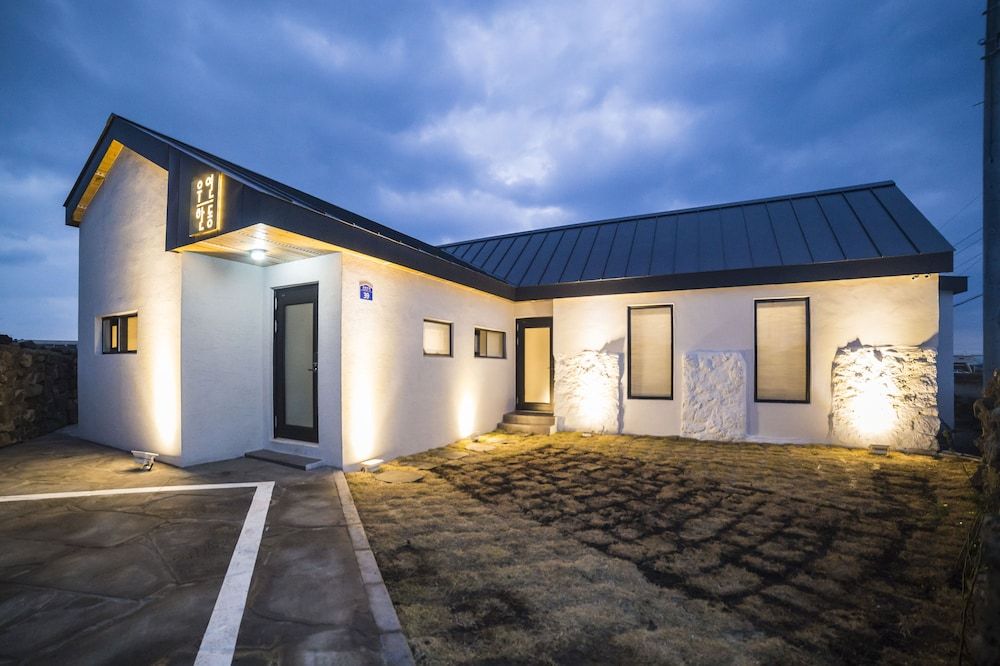 undefined Wooyeon Handong Jeju Private Rental House 4