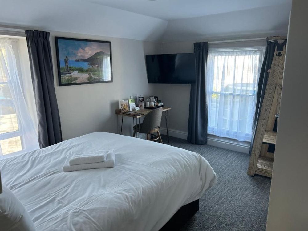 Penwig Hotel Double Room, 1 Double Bed (Sea View) 3