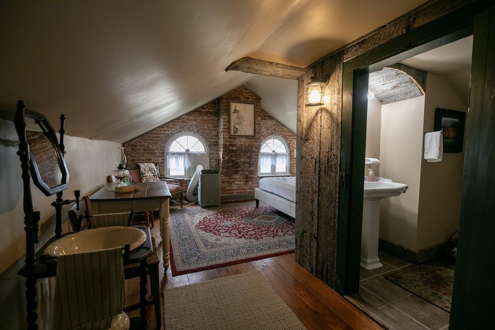 Willard Richards Inn The Reimbold Room, 1 Queen Bed 5