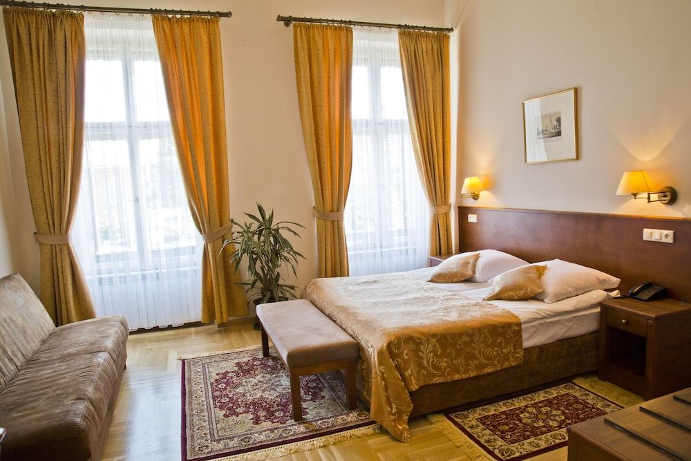 Polonia Hotel Premium Double Room 3