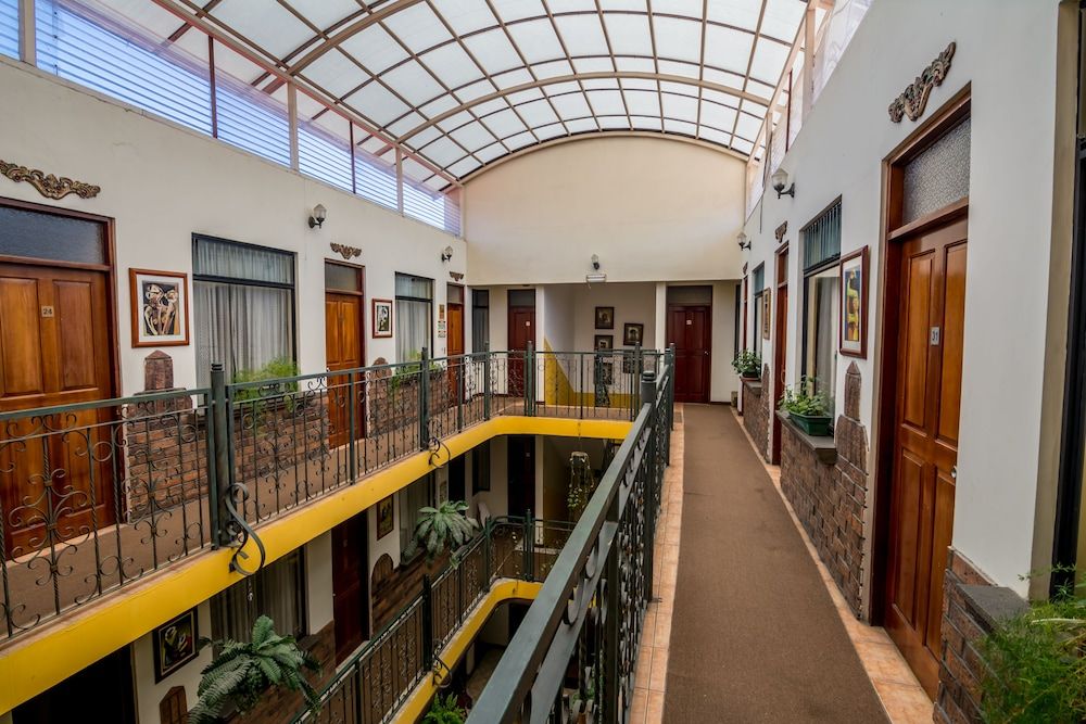 Handrails in hallways