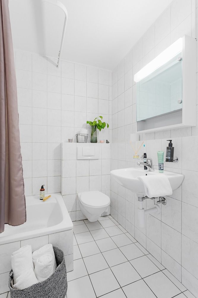 undefined Swiss Star Oerlikon Station 6