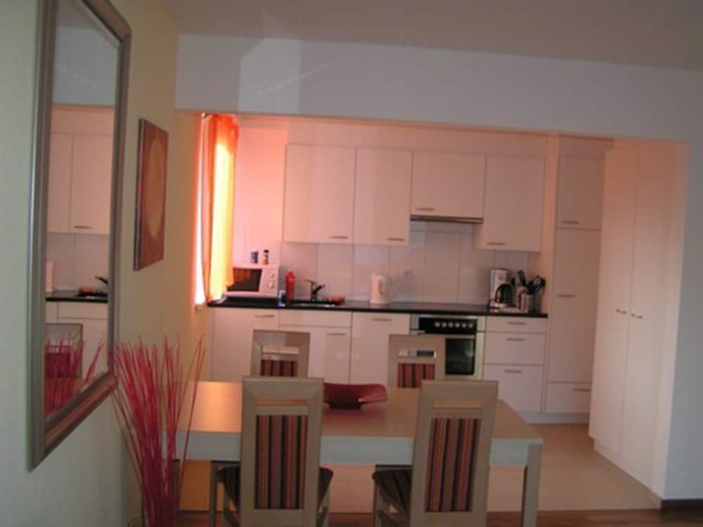 undefined Swiss Star Oerlikon Station 3