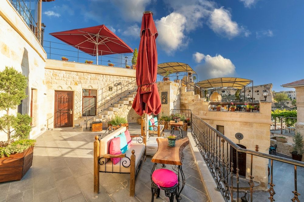 undefined Elysion Cave Suites 10