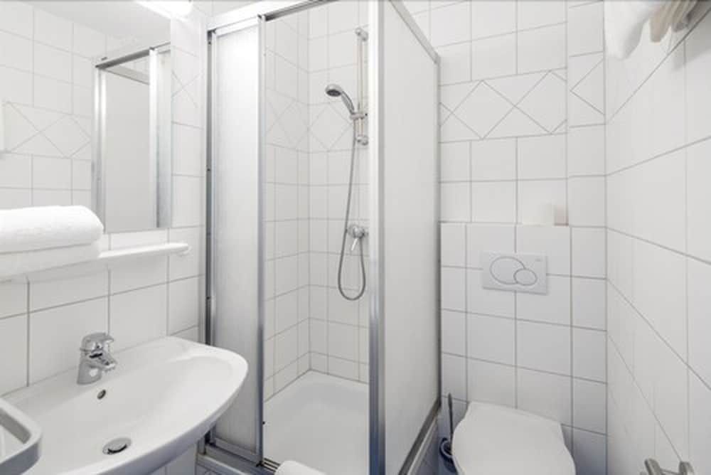 Birkenhof Apartment, 1 Queen Bed 6