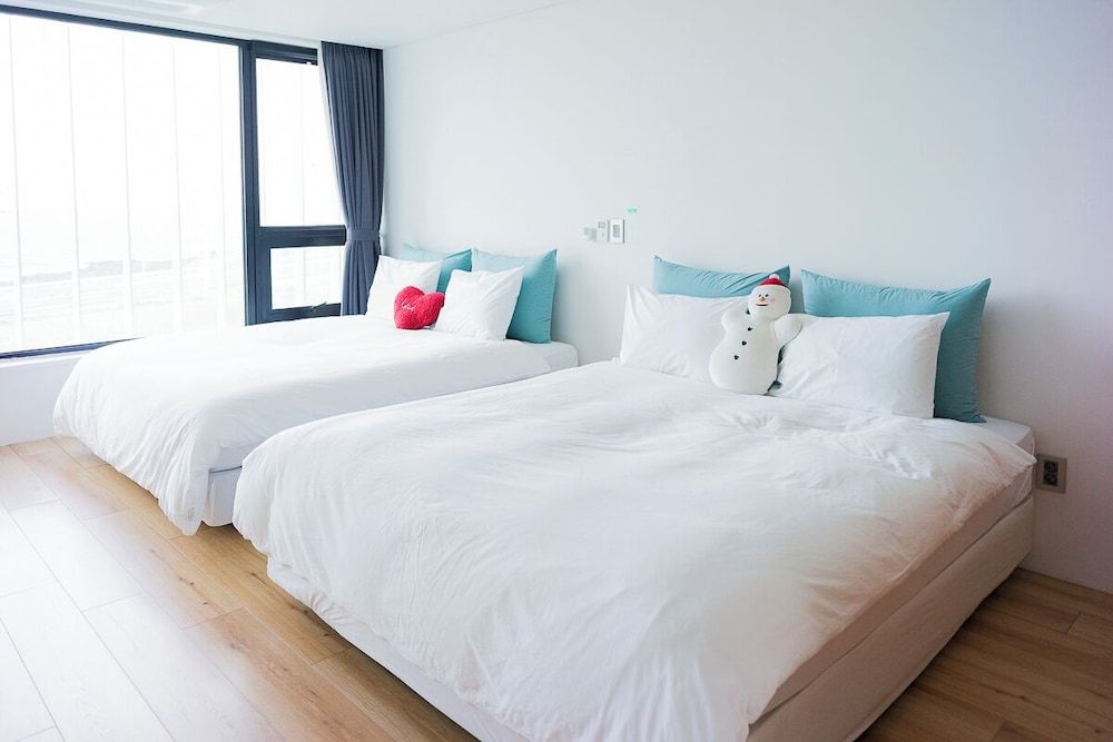 Namib Pool Villa Jeju Family Duplex (Olifants) 5