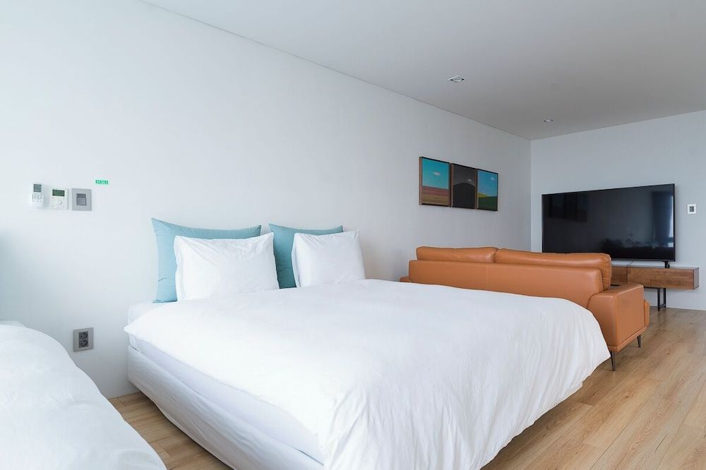 Namib Pool Villa Jeju Family Duplex (Olifants) 2