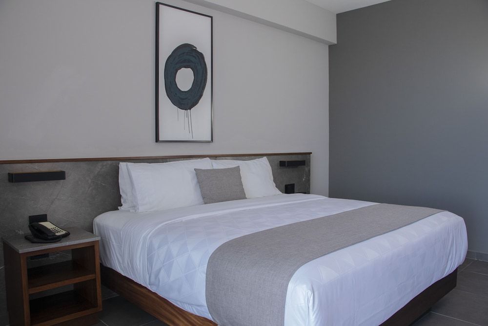 Viaggio Resort Mazatlán Deluxe Double Room, 1 King Bed, City View