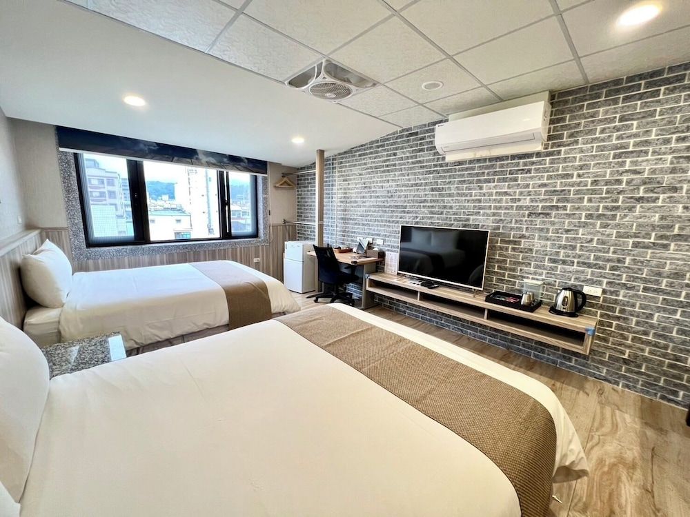 Comfort Quadruple Room (Limited parking, reservation required)