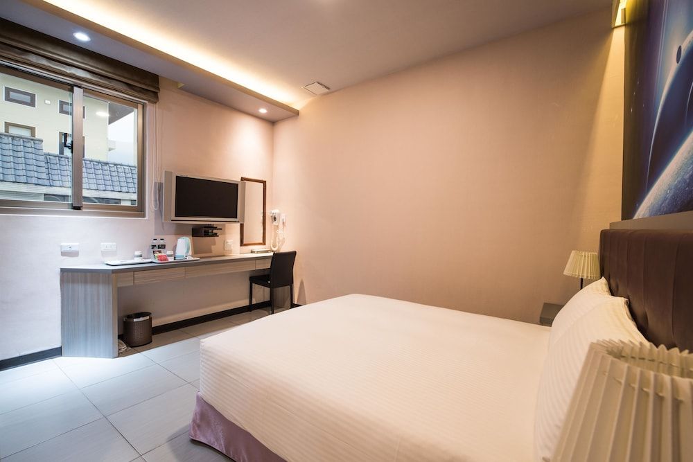 Deluxe Double Room, City View