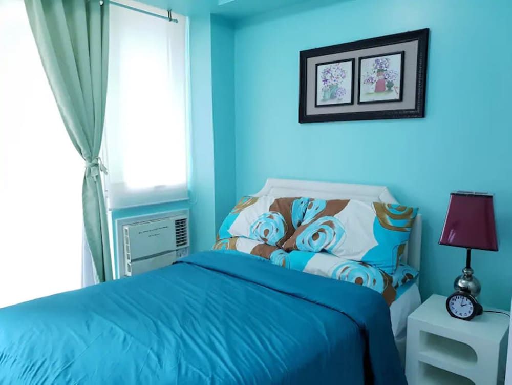 Azure Luxury Beach Suites by VacationsPH Condo, 1 Bedroom (406) 2