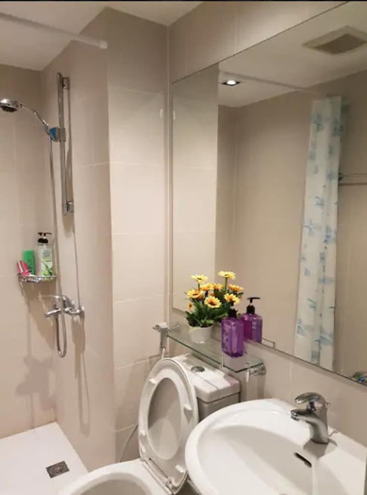 Azure Luxury Beach Suites by VacationsPH Condo, 1 Bedroom (1104) 13