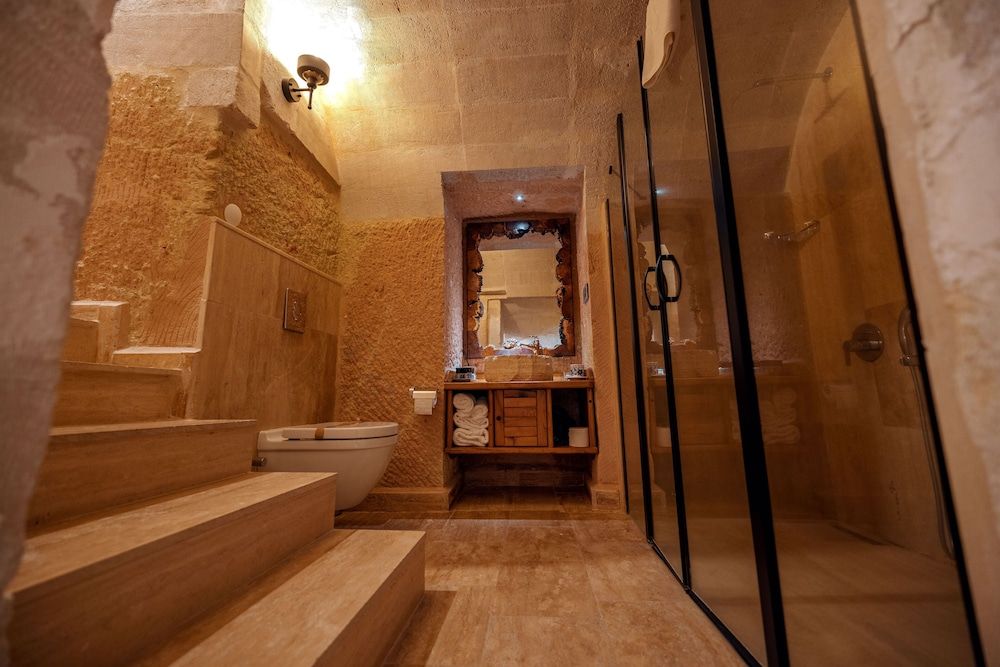 Misty Cave Hotel Junior Suite 6