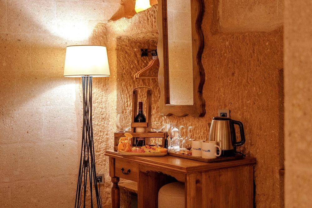 Misty Cave Hotel Junior Suite 10