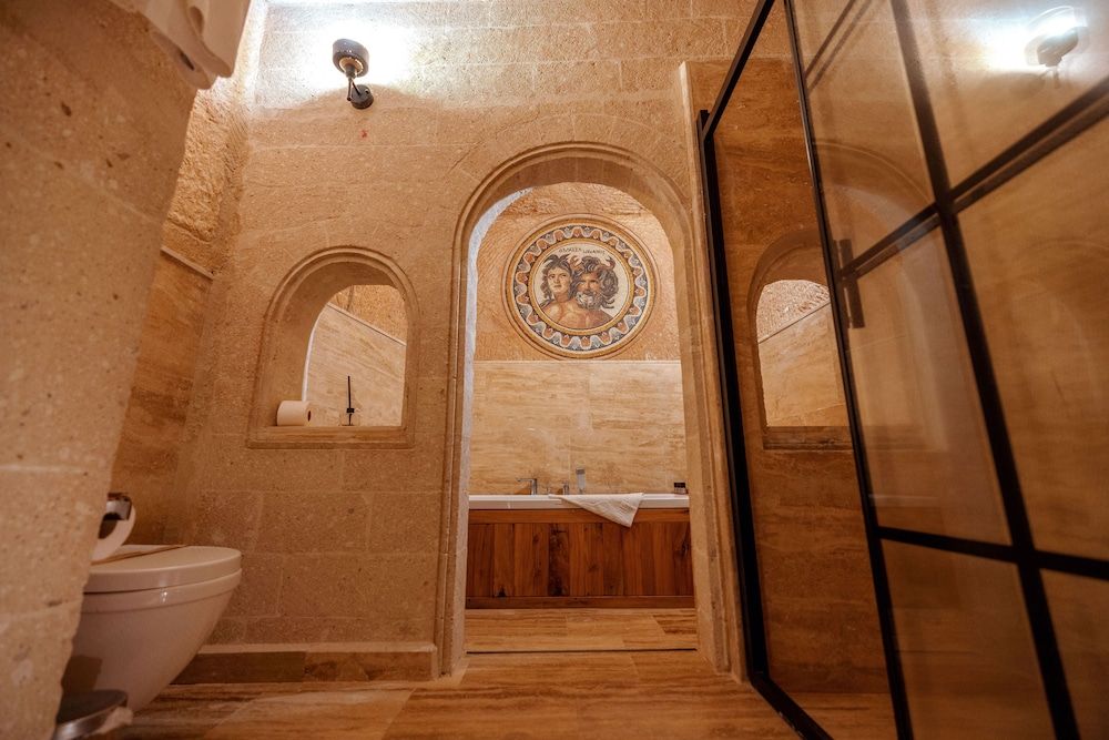 Misty Cave Hotel Junior Suite 5