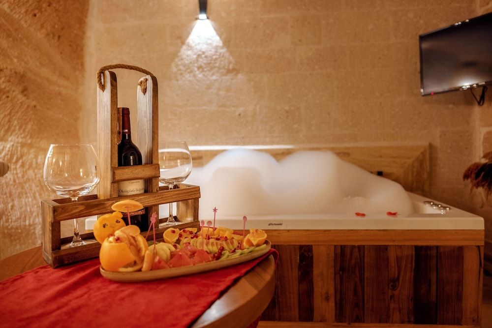 undefined Misty Cave Hotel