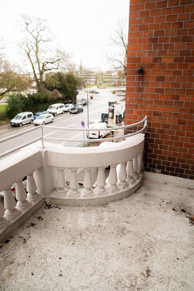 Bob W Lübeck Old Town Design Studio 7