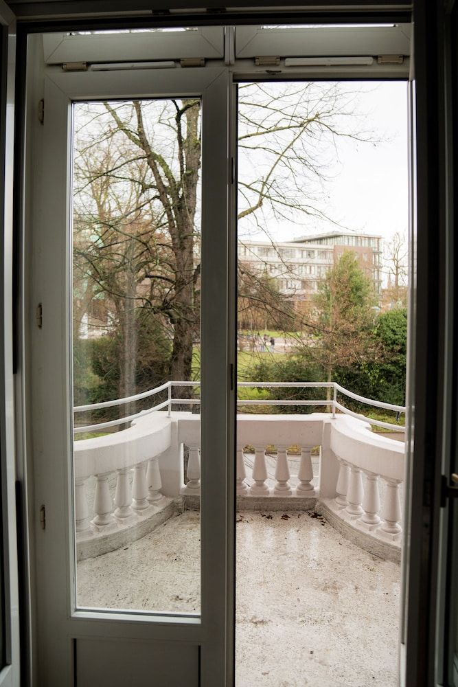 Bob W Lübeck Old Town Design Studio 8